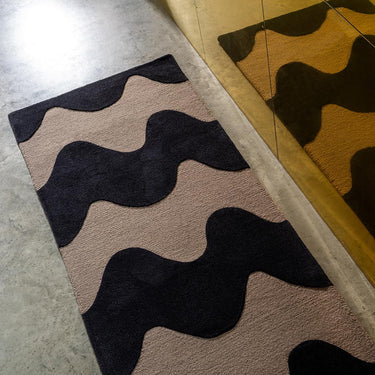 Marimekko løper, Lokki Black 133905 – produkt- og miljøbilde 2